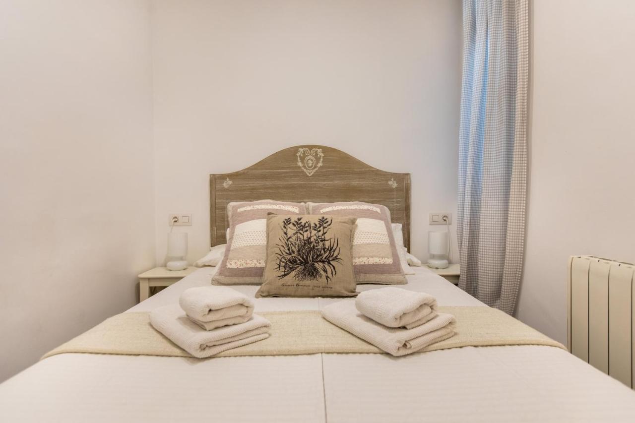 Pere Serafi 2 Bedroom Apartment Barcelona Luaran gambar
