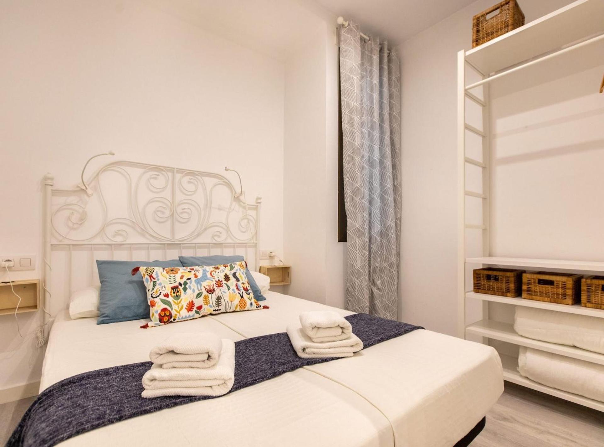 Pere Serafi 2 Bedroom Apartment Barcelona Luaran gambar