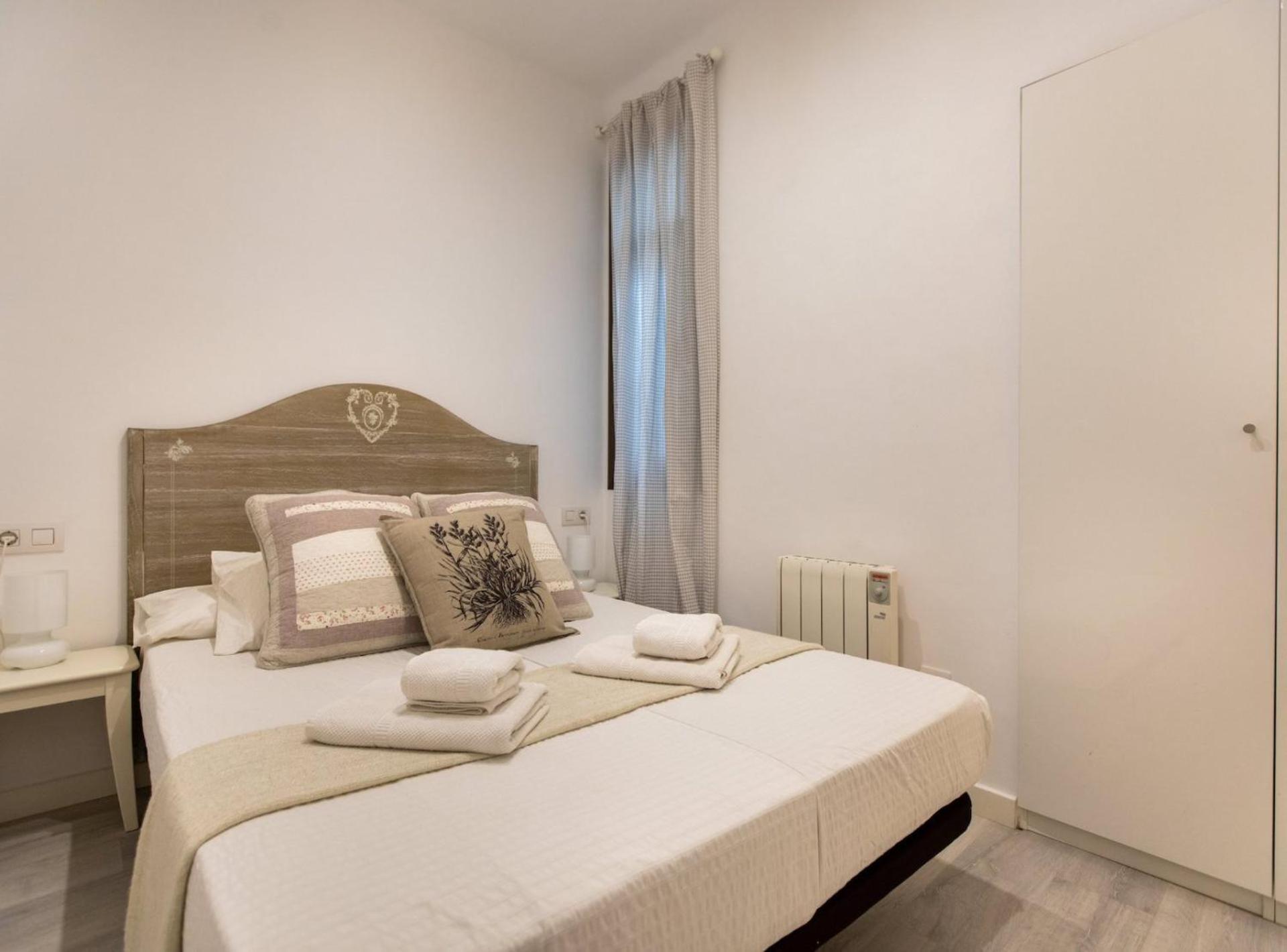 Pere Serafi 2 Bedroom Apartment Barcelona Luaran gambar