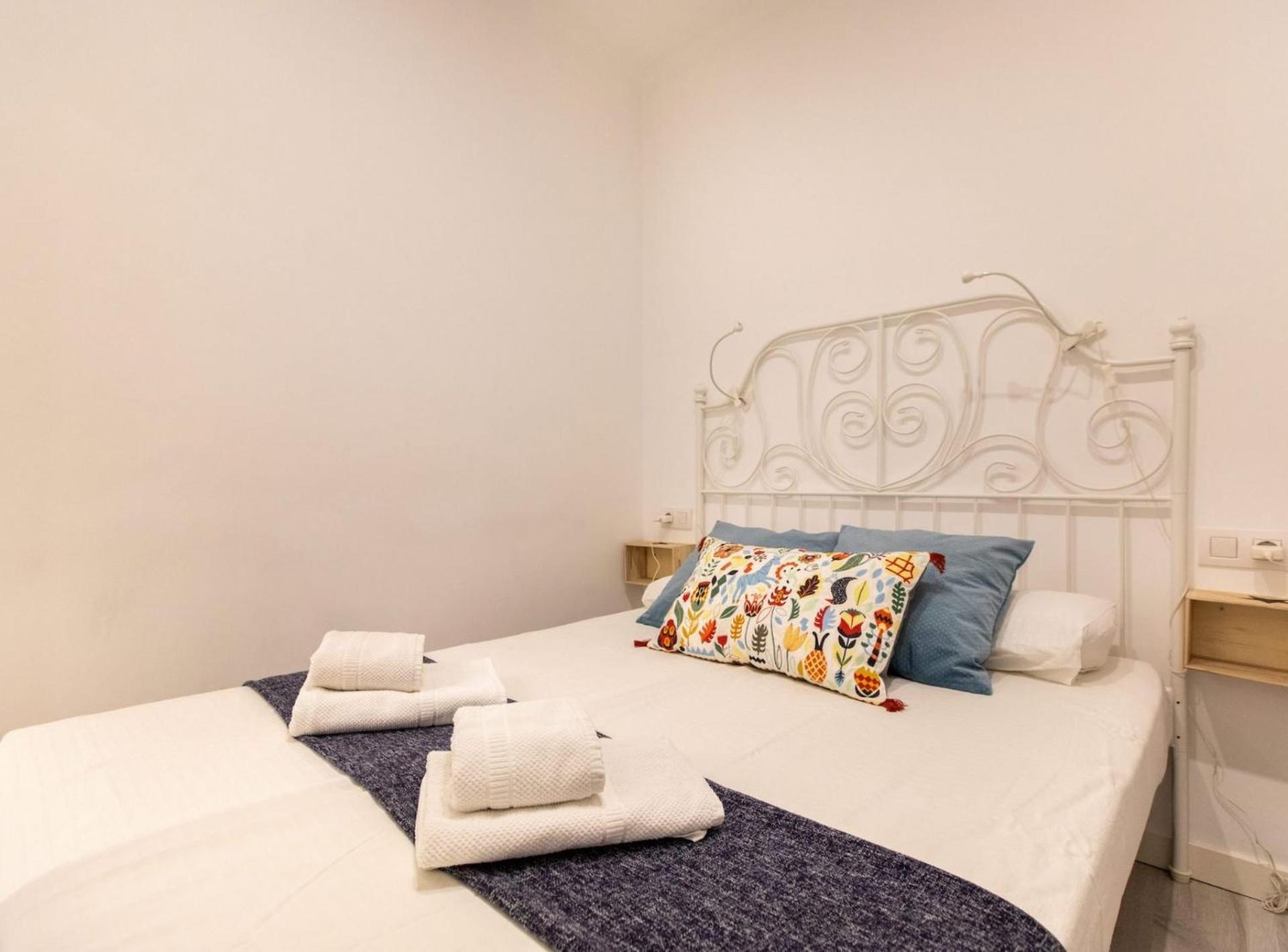 Pere Serafi 2 Bedroom Apartment Barcelona Luaran gambar